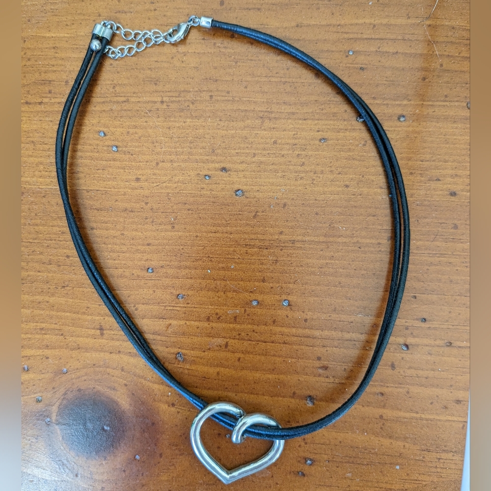 Black Silver Heart Clasp Necklace